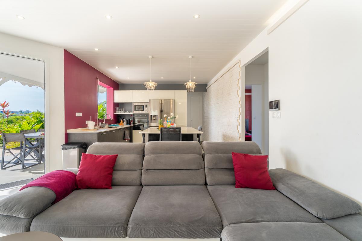 12Location villa piscine 4 chambres sainte luce_salon 2